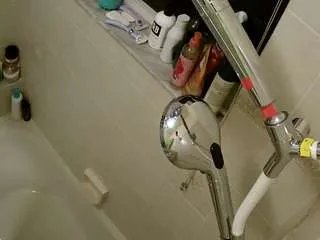Offline voyeurcam-charleys-bathroom on CamSoda