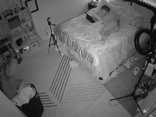 Freechat voyeurcam-hornyhostel-01 on CamSoda