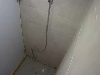 Offline voyeurcam-jb-shower-1 on CamSoda