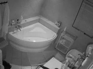 Offline voyeurcam-julmodels-bath-1st-2 on CamSoda
