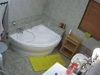 Offline voyeurcam-julmodels-bath-1st-2 on CamSoda