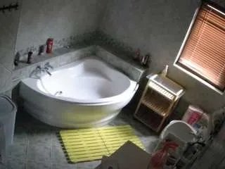 Offline voyeurcam-julmodels-bath-1st-2 on CamSoda