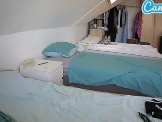 Offline voyeurcam-julmodels-bed-4 on CamSoda