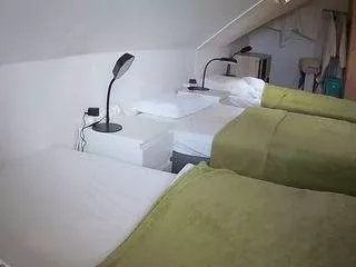 Offline voyeurcam-julmodels-bed-4 on CamSoda