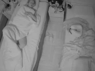 Offline voyeurcam-julmodels-bed-5 on CamSoda