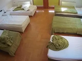 Offline voyeurcam-julmodels-bed-6 on CamSoda