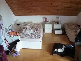 Offline voyeurcam-julmodels-greybed-3 on CamSoda