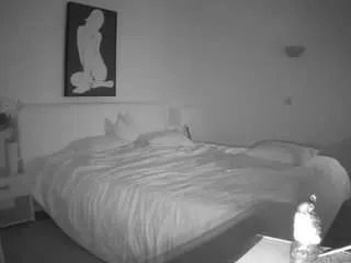 Offline voyeurcam-julmodels-reallife-2 on CamSoda