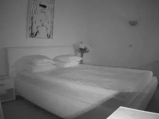 Offline voyeurcam-julmodels-reallife-2 on CamSoda