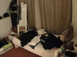 Offline voyeurcam-julmodels-reallife-3 on CamSoda