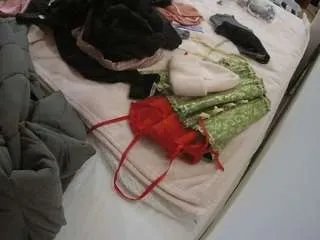 Offline voyeurcam-julmodels-whitebed-1 on CamSoda