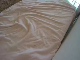 Offline voyeurcam-julmodels-whitebed-1 on CamSoda