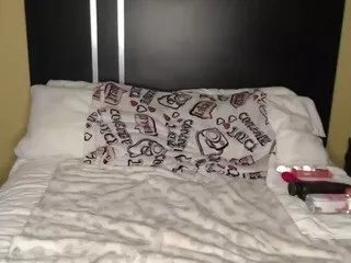 Offline yasminayazzie on CamSoda