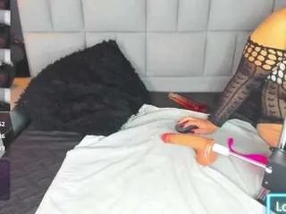 Offline your-lady-milf on CamSoda