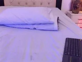 Offline zoe-jones13 on CamSoda