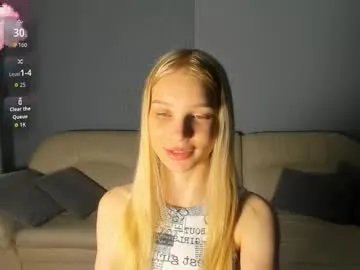 Freechat 18kira18 on Chaturbate