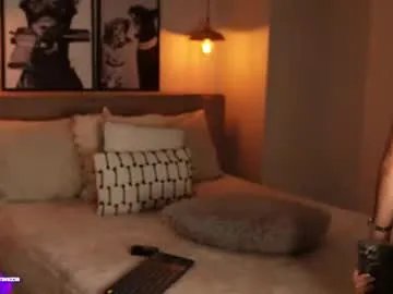 Freechat abril_w18 on Chaturbate