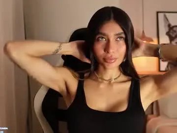 Freechat abril_w18 on Chaturbate