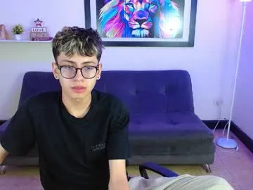 alexcum_18