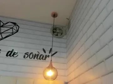 Freechat angel_yuhog on Chaturbate