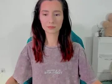 Freechat crystalnut on Chaturbate