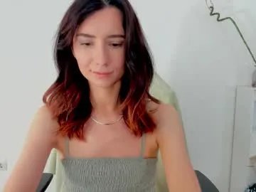 Freechat crystalnut on Chaturbate