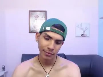 Freechat david_925_ on Chaturbate