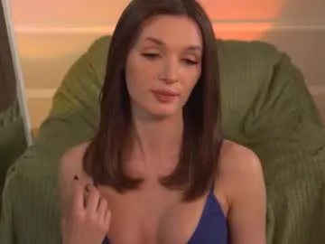 Freechat e_vvv_a on Chaturbate