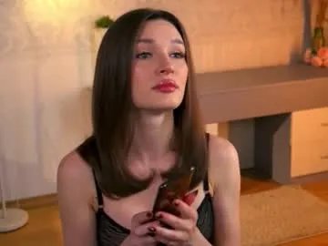 Freechat e_vvv_a on Chaturbate