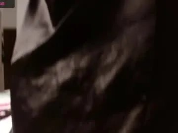 Freechat ebony_mommy on Chaturbate