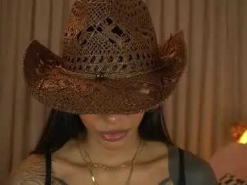 Freechat kaligray10 on Chaturbate