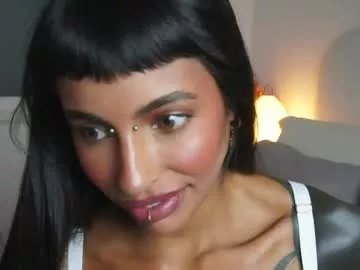 Freechat kaligray10 on Chaturbate