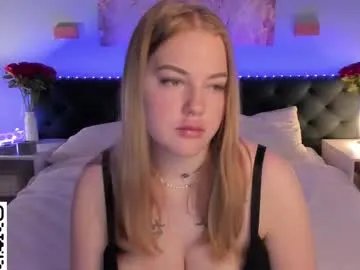 Freechat kittyy_cuttie on Chaturbate
