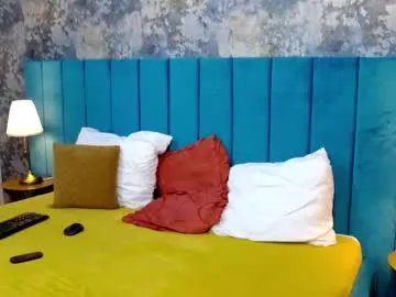 Freechat lisacroft on Chaturbate