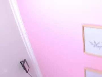 Freechat little_effy18_ on Chaturbate