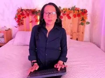 Freechat loretta_fraser on Chaturbate