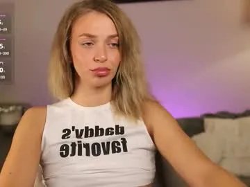 Freechat qwennx on Chaturbate