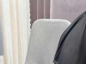 Freechat shellysan on Chaturbate