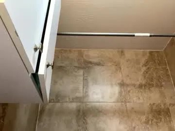 Freechat skinnyangel21 on Chaturbate