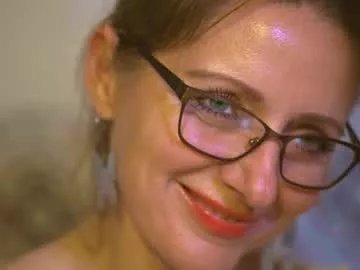 Freechat smilinglove on Chaturbate