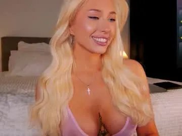 Freechat wow_peach_girl on Chaturbate