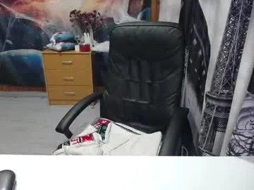 Freechat xxxnewlywedsxxx on Chaturbate