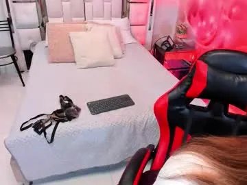 Freechat yelena_mutiz on Chaturbate