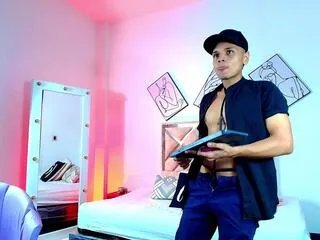 Offline alejandro_montenegro on Flirt4Free