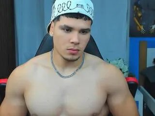 Offline aurelio_strong on Flirt4Free