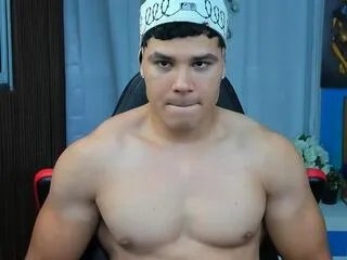 Offline aurelio_strong on Flirt4Free