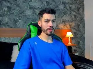 Freechat cameron_pierce on Flirt4Free