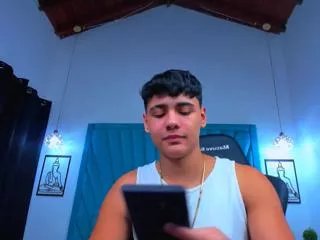 Offline chris_de_la_fonde on Flirt4Free