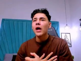 Offline chris_de_la_fonde on Flirt4Free