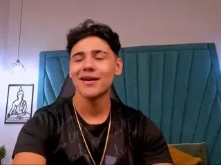Offline chris_de_la_fonde on Flirt4Free